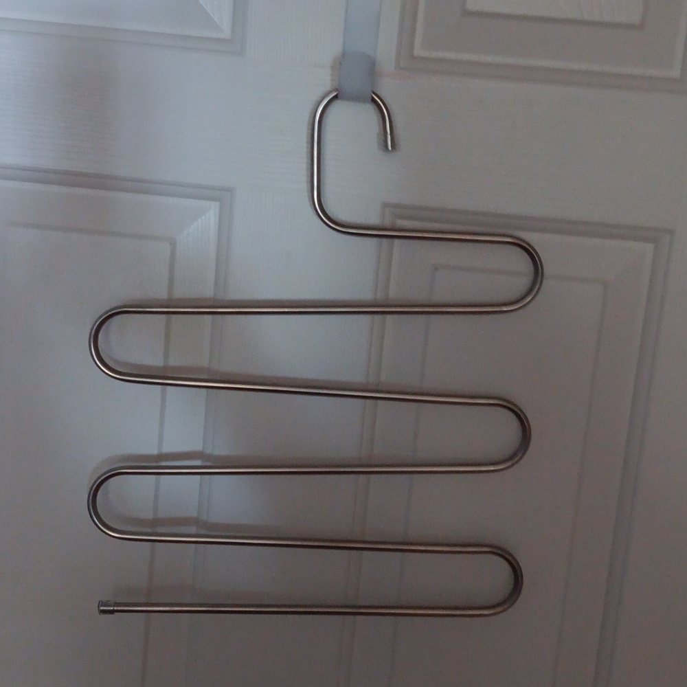 Two pants/capri hangers